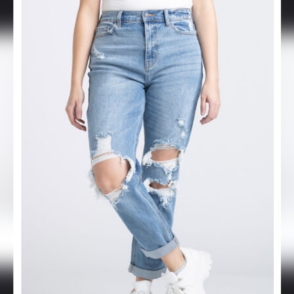 Bluenotes High Rise Mom Jean - Picture 2 of 5